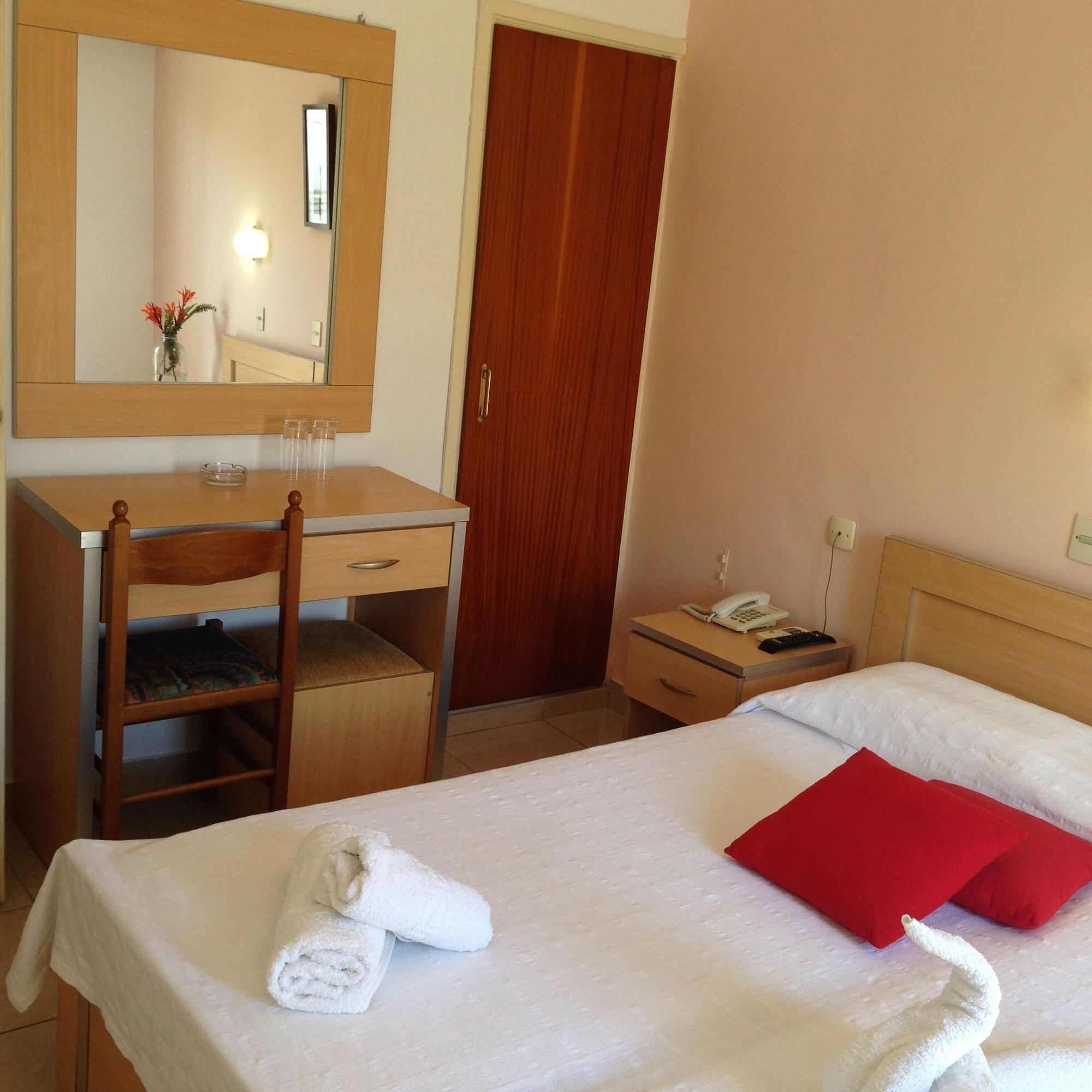 Zefyros Hotel Rhodes City Екстериор снимка